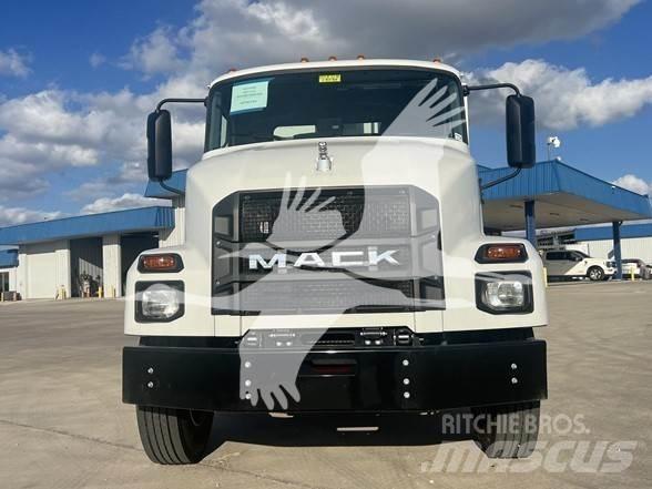 Mack MD6 Waste trucks