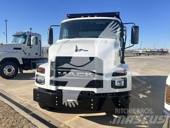 Mack MD6 Tipper trucks