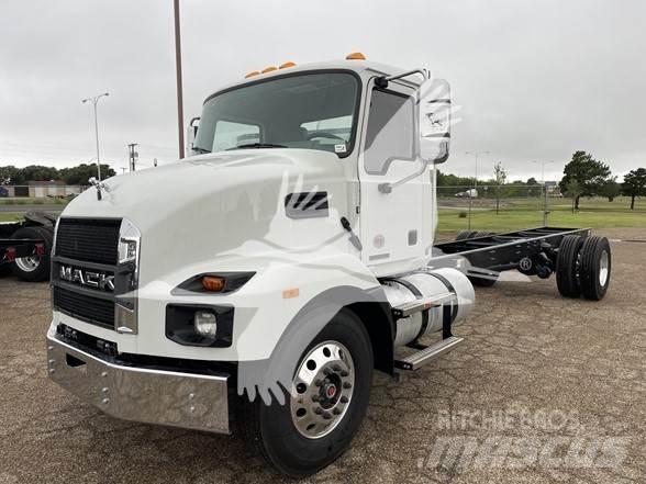Mack MD6 Flatbed / Dropside trucks