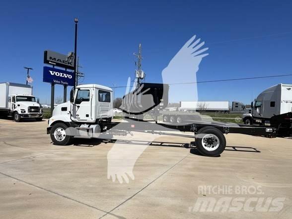 Mack MD6 Chassis Cab trucks
