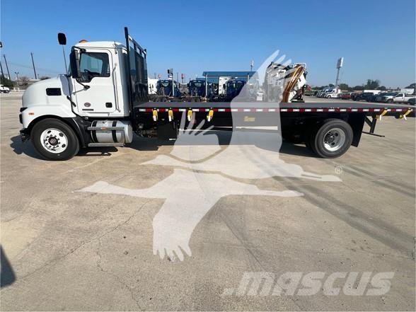 Mack MD6 Flatbed / Dropside trucks