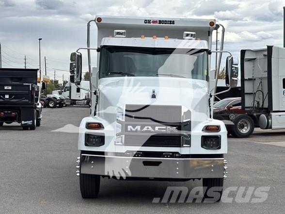 Mack MD6 Tipper trucks