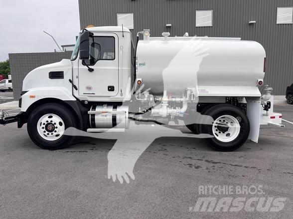 Mack MD7 Tanker trucks
