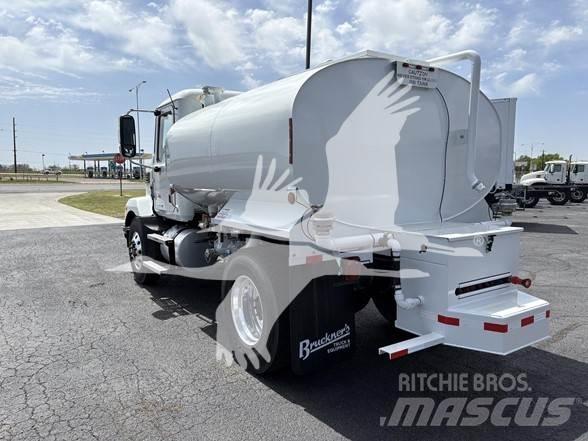 Mack MD7 Tanker trucks