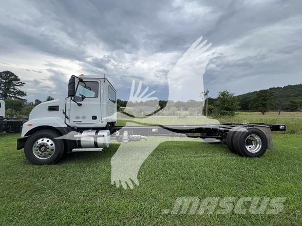 Mack MD7 Chassis Cab trucks