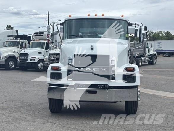 Mack MD7 Other