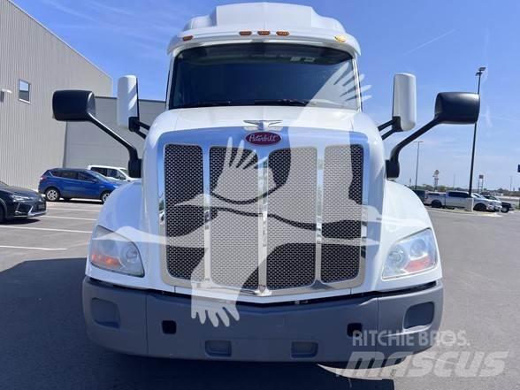 Peterbilt 579 Prime Movers