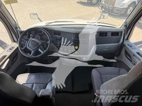 Peterbilt 579 Prime Movers