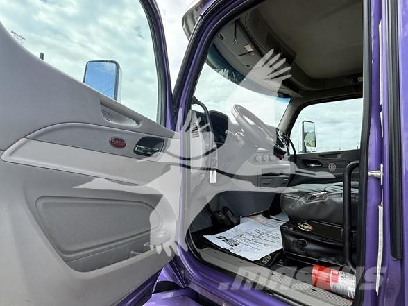 Peterbilt 579 Prime Movers