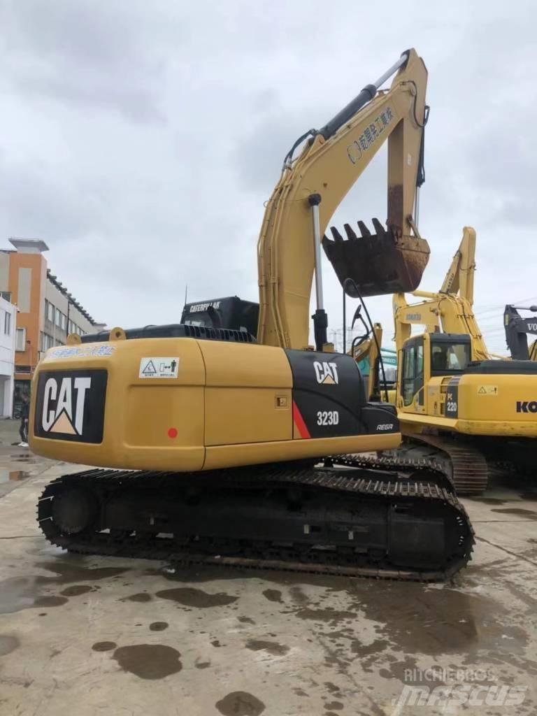 CAT 323 D Crawler excavators