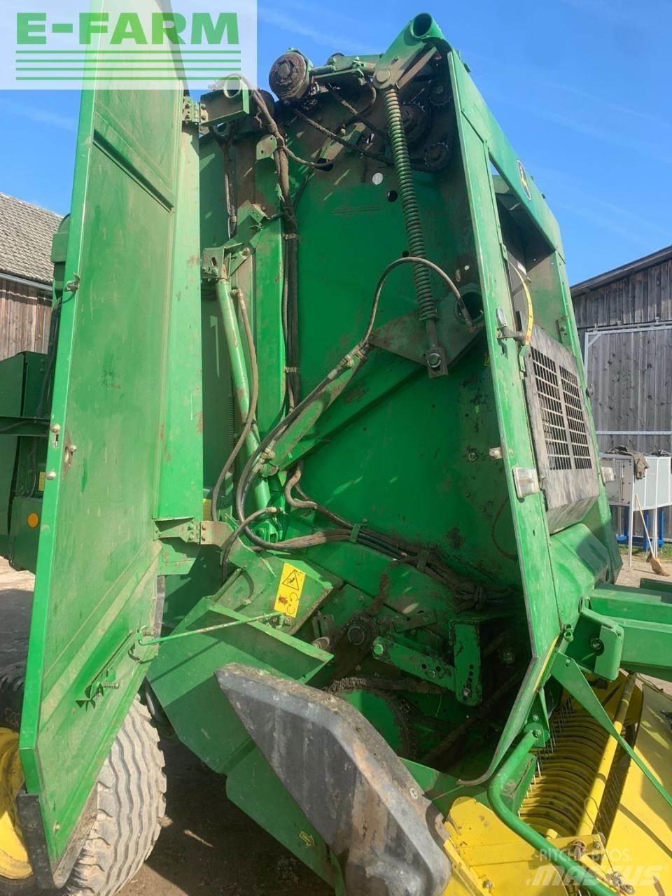 John Deere 592C Square balers