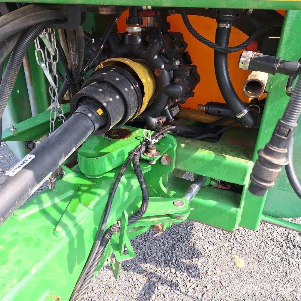 John Deere 732 Trailed sprayers