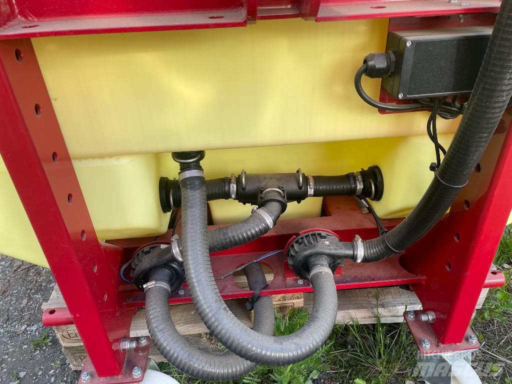 Hardi Mega 12 Mounted sprayers