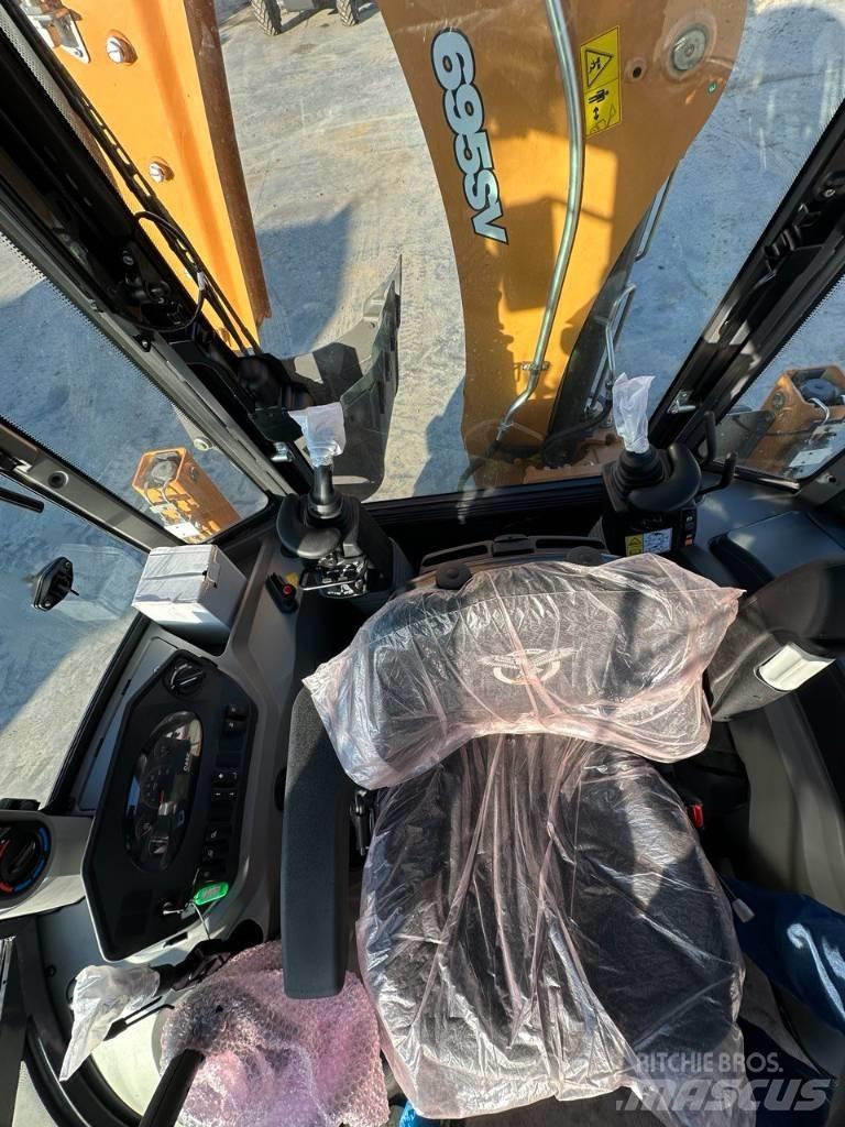 CASE 695SV Backhoe