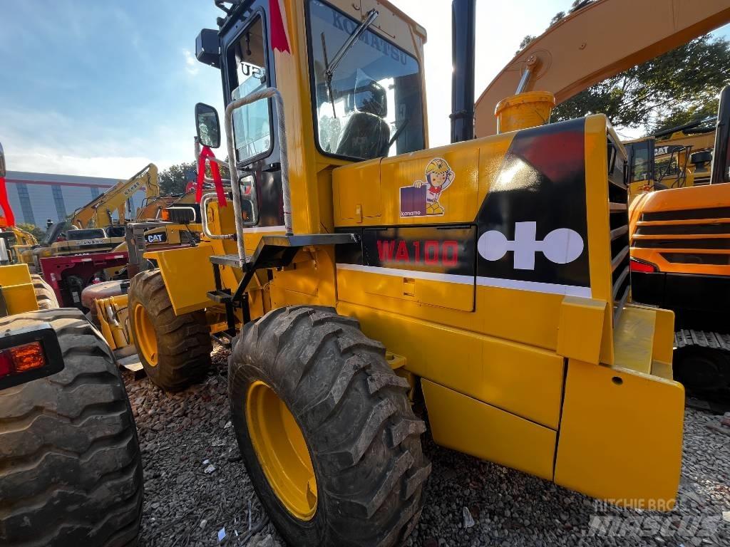 Komatsu WA100 Wheel loaders