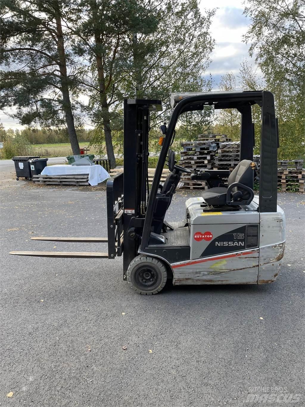 Nissan 15 Electric forklift trucks