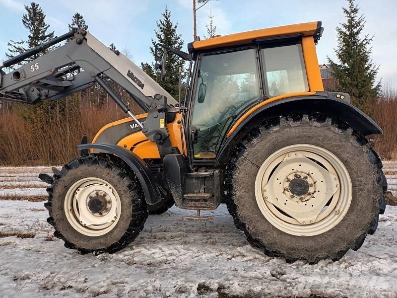 Valtra N 141 Hitech Tractors