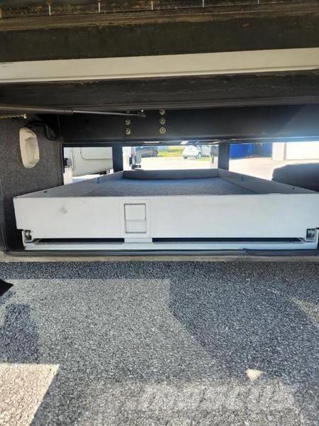 Tiffin Pheaton 40QDH Camper vans, winnabago, Caravans