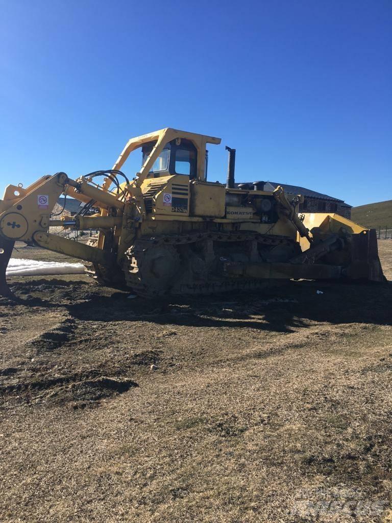 Komatsu 455 Crawler dozers