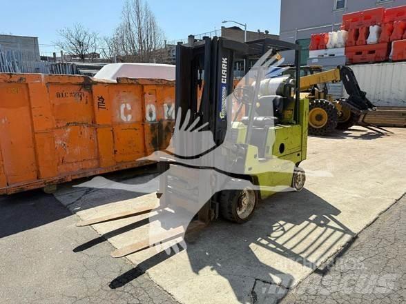Clark C500S80 Diesel trucks