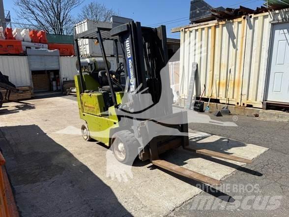 Clark C500S80 Diesel trucks