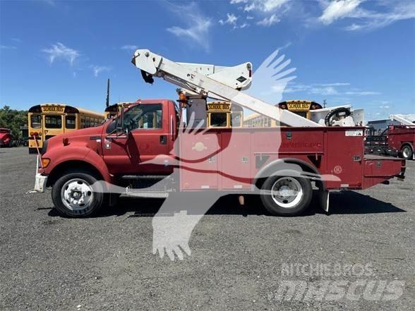 Ford F750 Truck mounted platforms