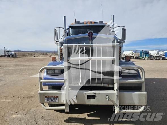 Kenworth W900 Prime Movers
