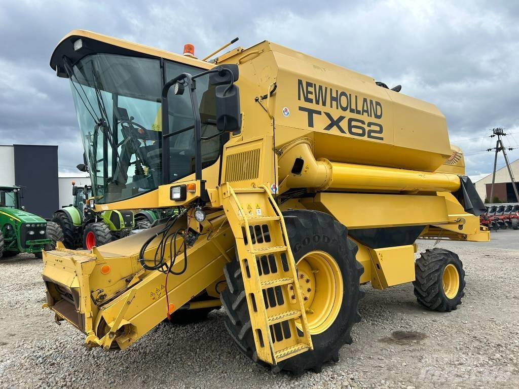 New Holland TX 62 Combine harvesters