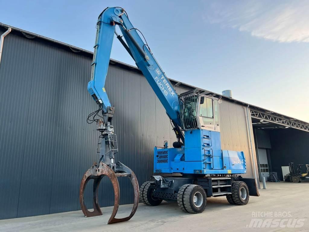 Fuchs MHL 454 Waste / industry handlers