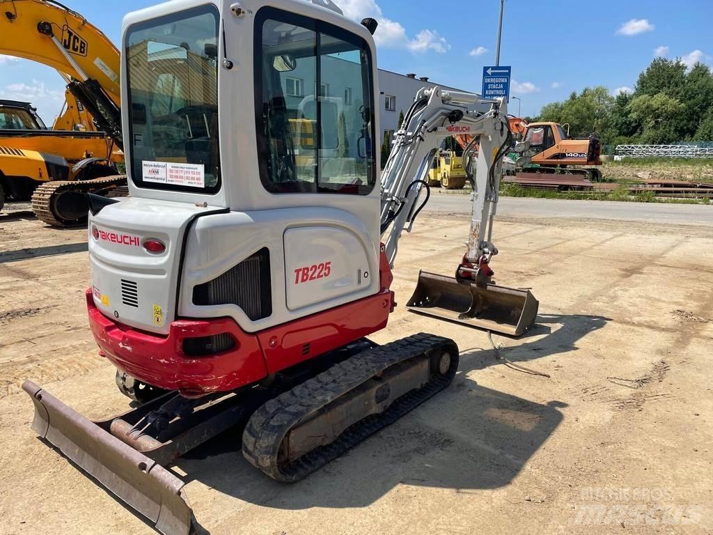 Takeuchi TB225 Mini excavators < 7t (Mini diggers)