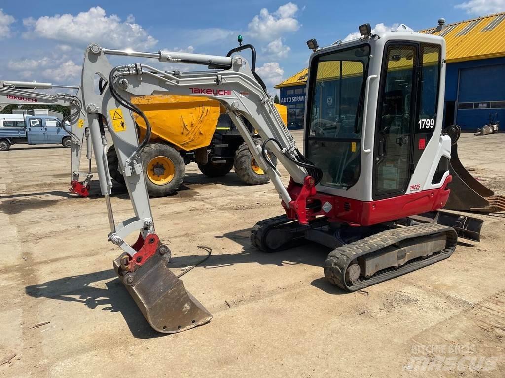 Takeuchi TB225 Mini excavators < 7t (Mini diggers)