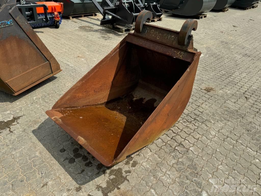 used Bucket Buckets