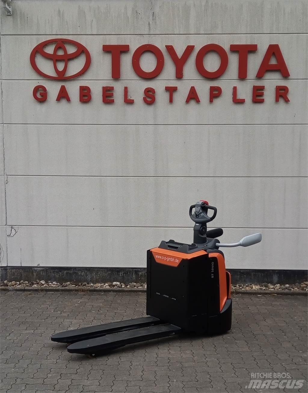 Toyota LPE200 Low lifter