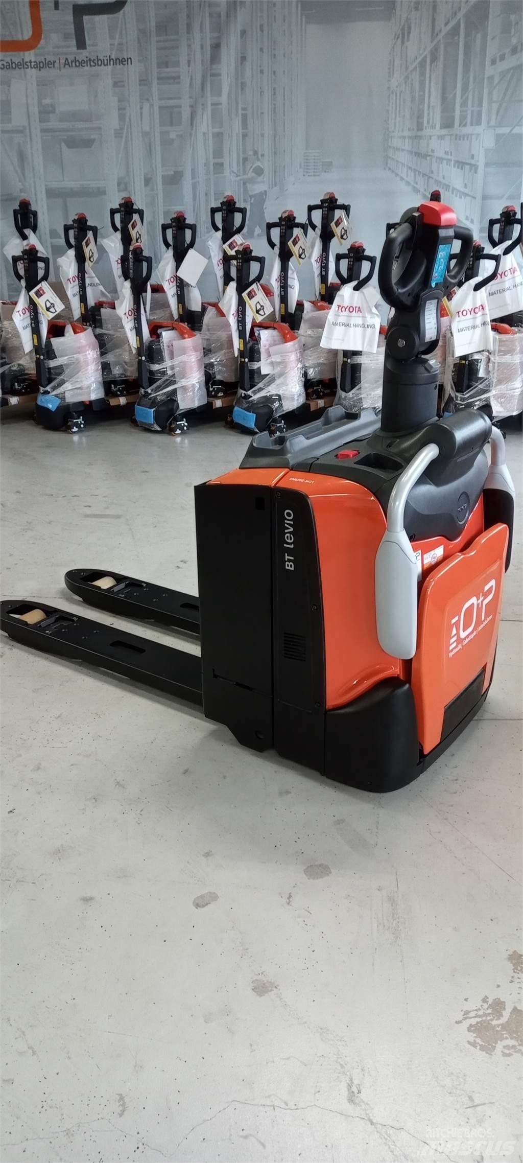 Toyota LPE200 Low lifter