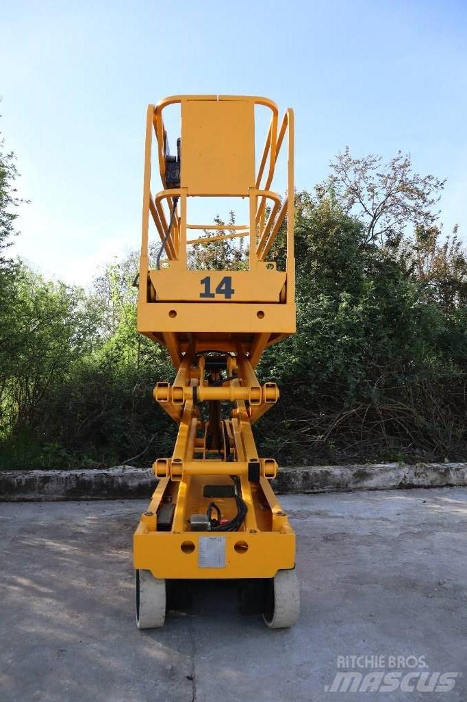 Haulotte Compact 8 Scissor lifts