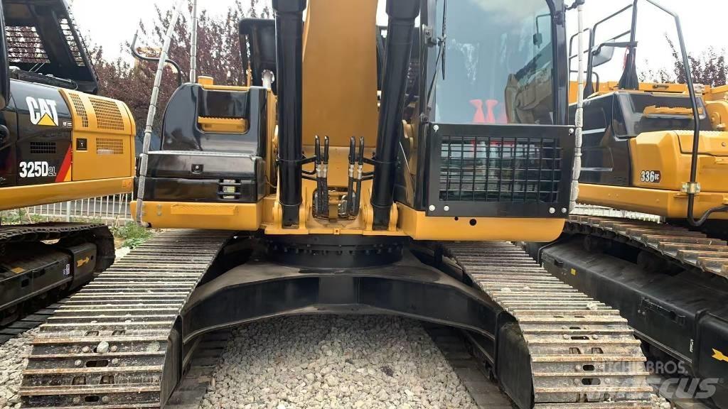 CAT 324 D L Crawler excavators