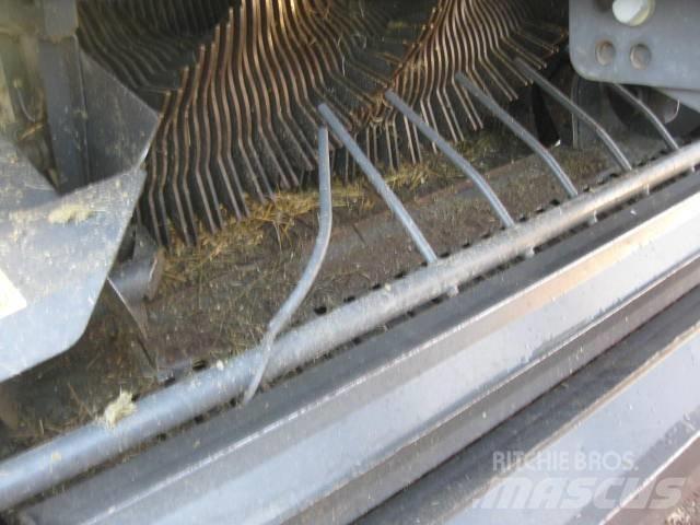 CLAAS Rollant 455 RC Round balers