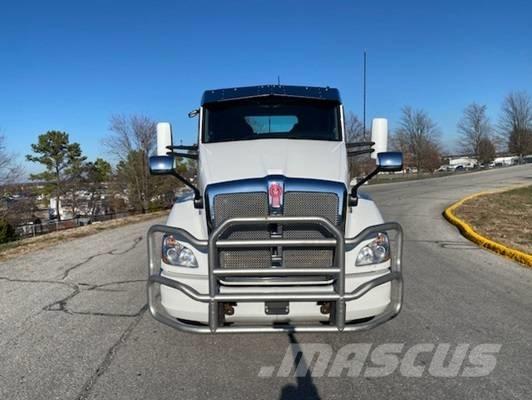 Kenworth T 680 Prime Movers