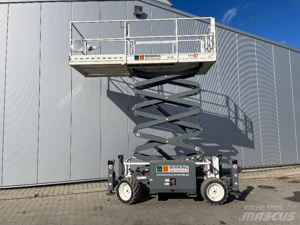 SkyJack SJ 6832 RTE Scissor lifts