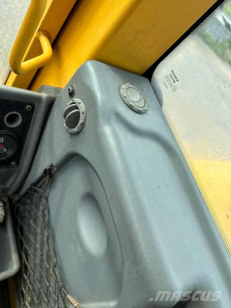 Volvo L90D Wheel loaders