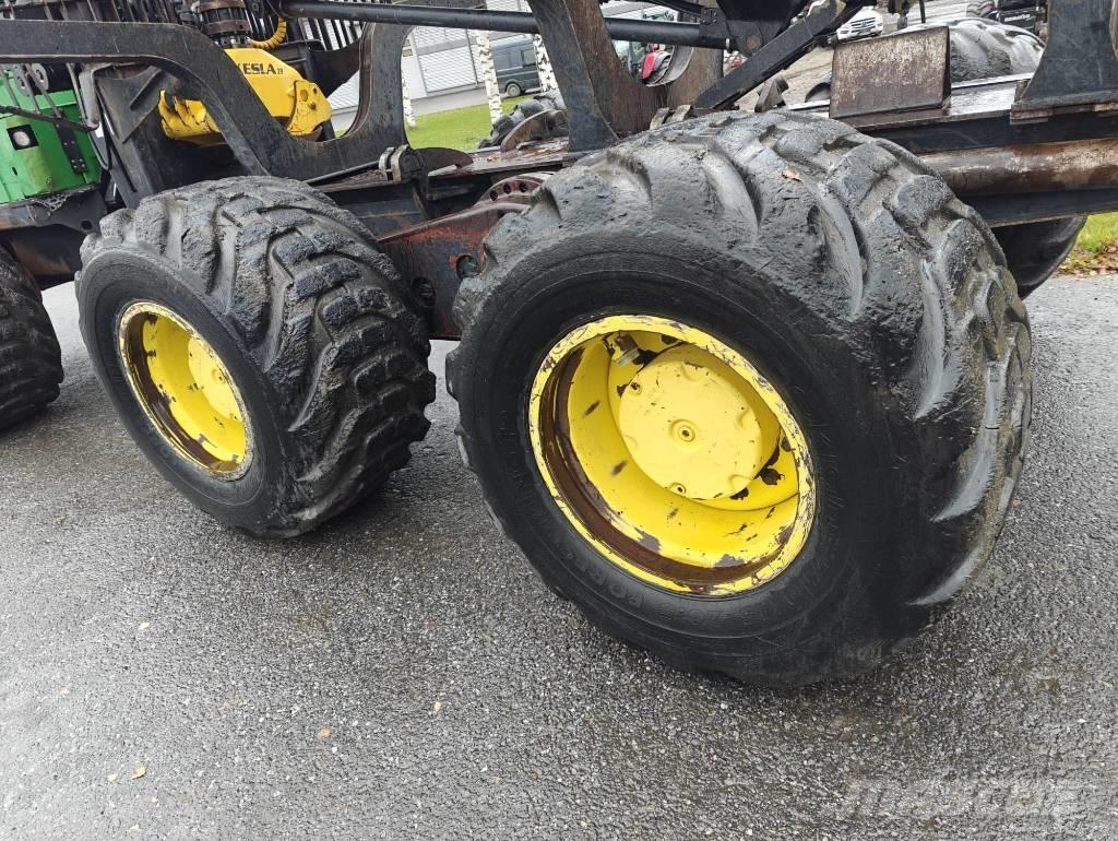 John Deere 1210 E Forwarders