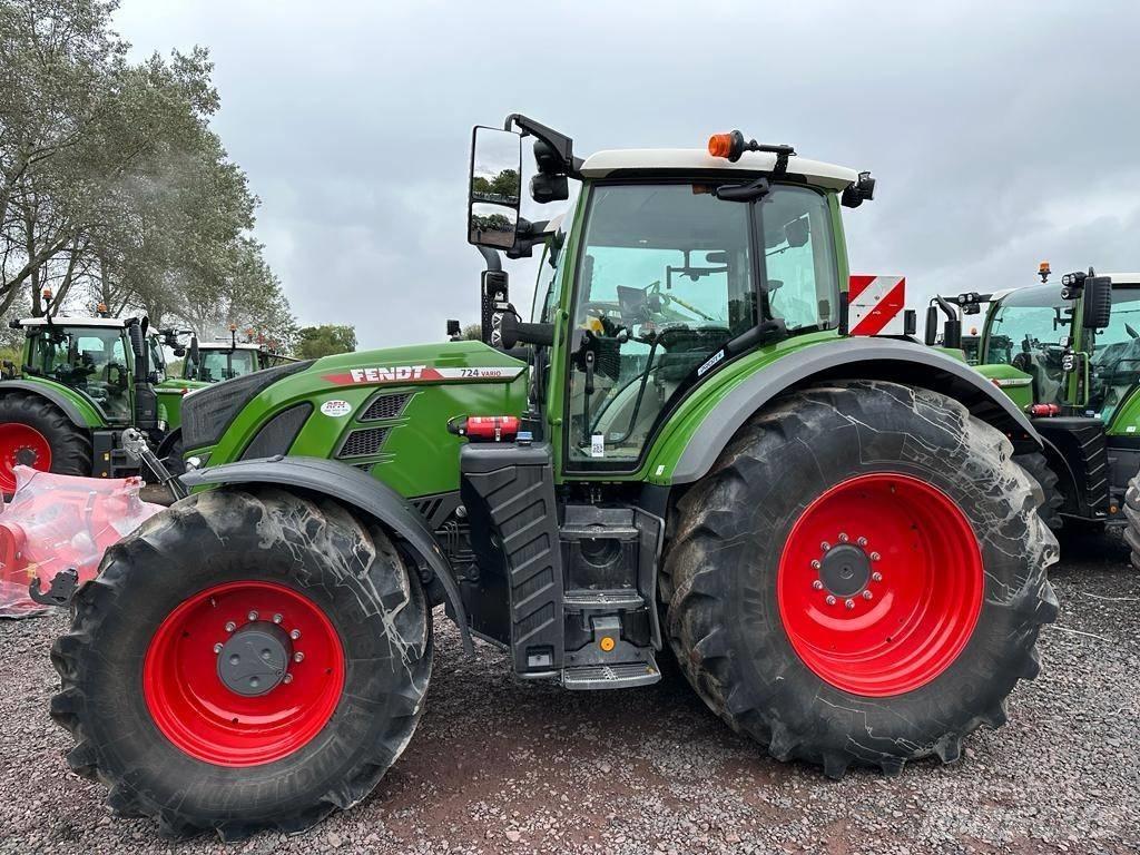 Fendt 724 Profi Plus Tractors