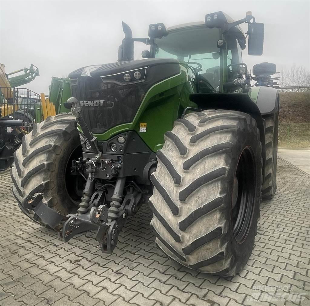 Fendt 1050 Vario Tractors