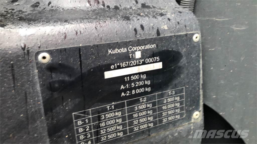 Kubota M7172 FL Tractors