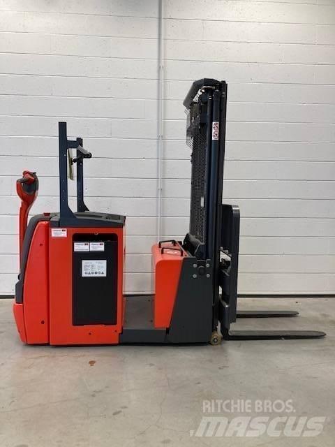 Linde L12AC/1171-01 Pedestrian stacker