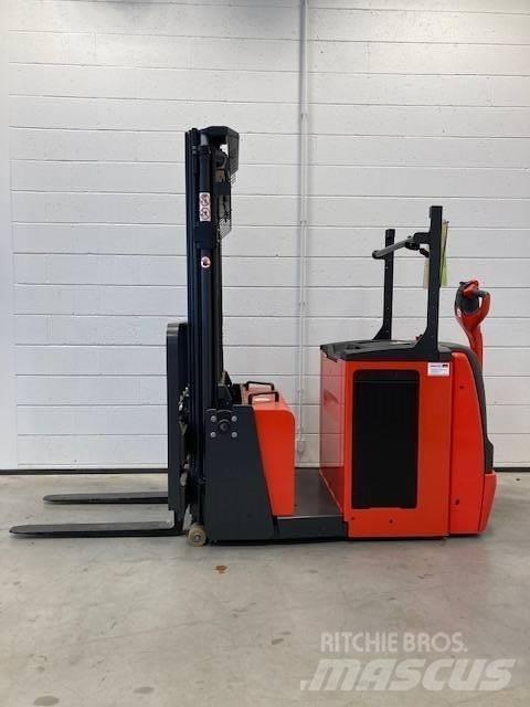 Linde L12AC/1171-01 Pedestrian stacker