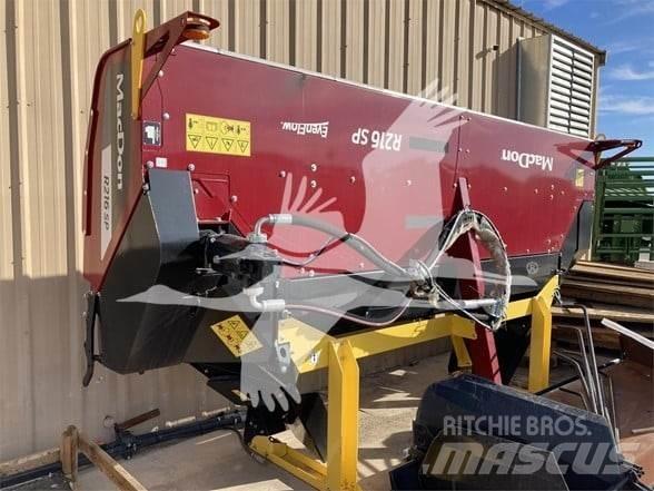 MAC DON R216SP Combine harvester heads