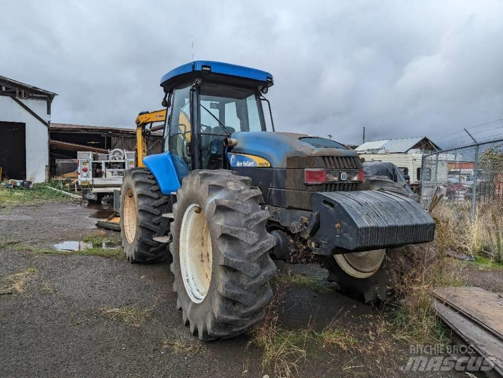 New Holland TV 6070 Chainsaws and clearing saws