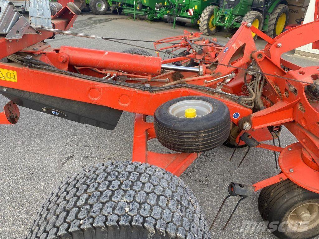Kuhn GF8712T Rakes and tedders