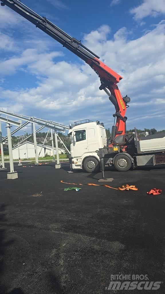 Scania 730 Truck mounted cranes